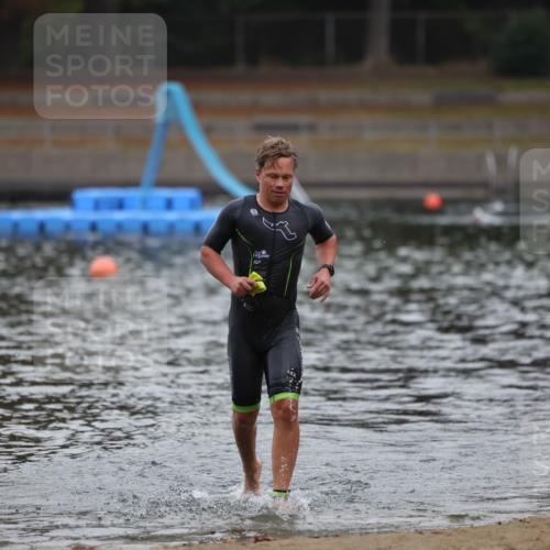 14.09.2025 - Stadtparktriathlon Michael Strokosch http://msf.ph/oto/8864820 14.09.2025 08:58:24 Schwimmen 311 meine-sportfotos.de