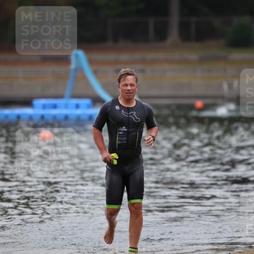 14.09.2025 - Stadtparktriathlon Michael Strokosch http://msf.ph/oto/8864823 14.09.2025 08:58:25 Schwimmen 311 meine-sportfotos.de