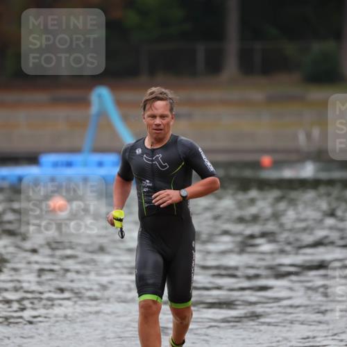 14.09.2025 - Stadtparktriathlon Michael Strokosch http://msf.ph/oto/8864826 14.09.2025 08:58:26 Schwimmen 311 meine-sportfotos.de