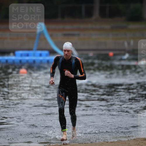 14.09.2025 - Stadtparktriathlon Michael Strokosch http://msf.ph/oto/8864866 14.09.2025 08:59:24 Schwimmen 413 meine-sportfotos.de