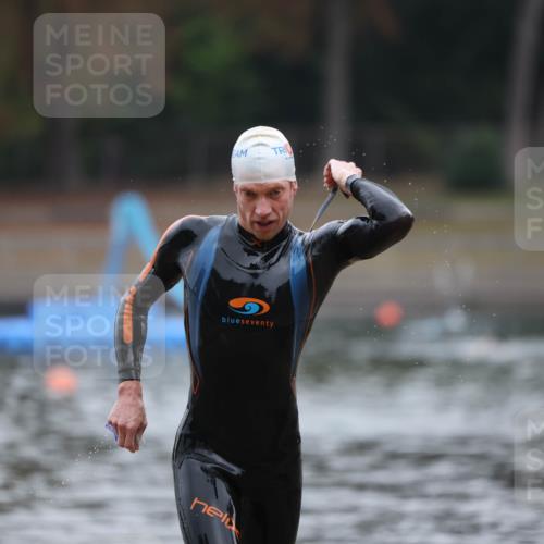 14.09.2025 - Stadtparktriathlon Michael Strokosch http://msf.ph/oto/8864883 14.09.2025 08:59:26 Schwimmen 413 meine-sportfotos.de