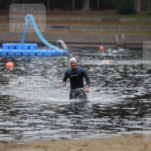14.09.2025 - Stadtparktriathlon Michael Strokosch http://msf.ph/oto/8864895 14.09.2025 08:59:37 Schwimmen 414 meine-sportfotos.de