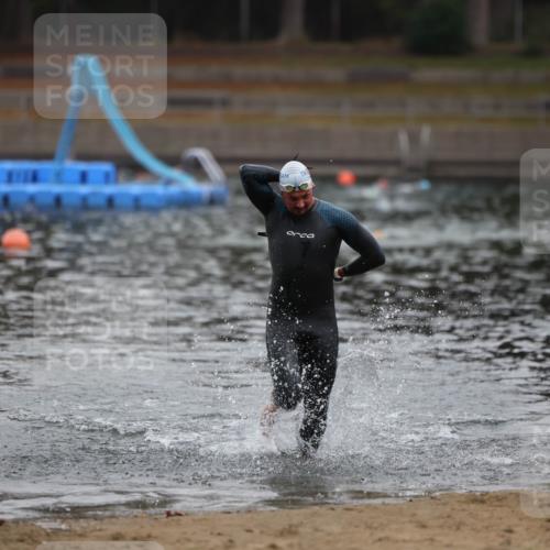14.09.2025 - Stadtparktriathlon Michael Strokosch http://msf.ph/oto/8864909 14.09.2025 08:59:41 Schwimmen 414 meine-sportfotos.de