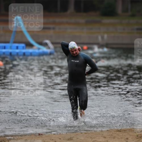 14.09.2025 - Stadtparktriathlon Michael Strokosch http://msf.ph/oto/8864910 14.09.2025 08:59:41 Schwimmen 414 meine-sportfotos.de