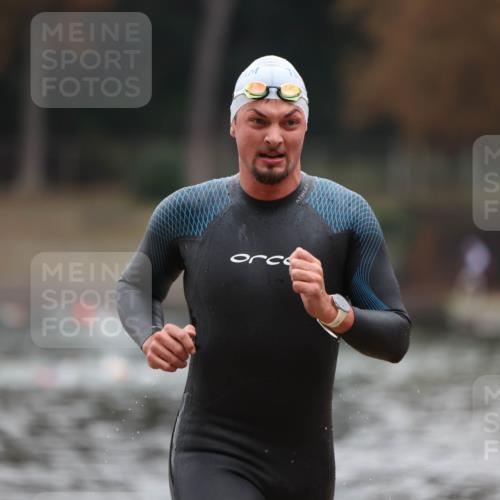 14.09.2025 - Stadtparktriathlon Michael Strokosch http://msf.ph/oto/8864931 14.09.2025 08:59:45 Schwimmen 414 meine-sportfotos.de