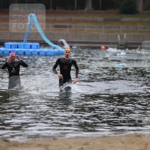14.09.2025 - Stadtparktriathlon Michael Strokosch http://msf.ph/oto/8864938 14.09.2025 09:00:07 Schwimmen 405 meine-sportfotos.de