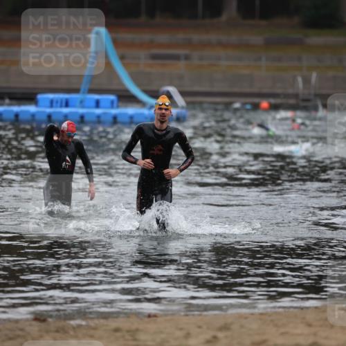 14.09.2025 - Stadtparktriathlon Michael Strokosch http://msf.ph/oto/8864941 14.09.2025 09:00:10 Schwimmen 405 meine-sportfotos.de