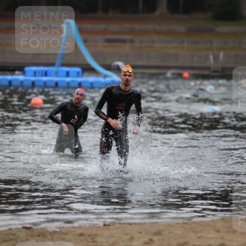 14.09.2025 - Stadtparktriathlon Michael Strokosch http://msf.ph/oto/8864943 14.09.2025 09:00:10 Schwimmen 405 meine-sportfotos.de