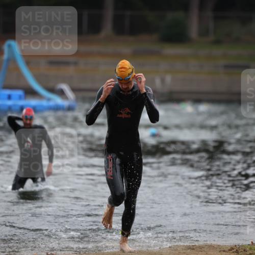 14.09.2025 - Stadtparktriathlon Michael Strokosch http://msf.ph/oto/8864955 14.09.2025 09:00:13 Schwimmen 405, 416 meine-sportfotos.de