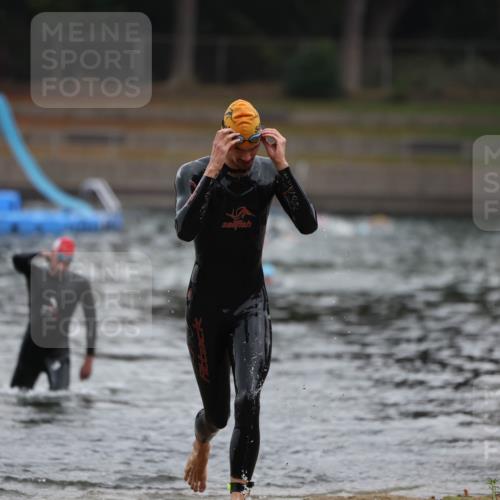 14.09.2025 - Stadtparktriathlon Michael Strokosch http://msf.ph/oto/8864958 14.09.2025 09:00:13 Schwimmen 405, 416 meine-sportfotos.de