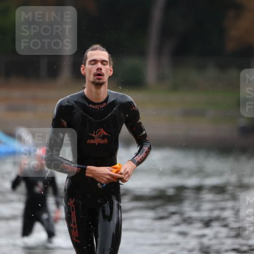 14.09.2025 - Stadtparktriathlon Michael Strokosch http://msf.ph/oto/8864964 14.09.2025 09:00:15 Schwimmen 405, 416 meine-sportfotos.de