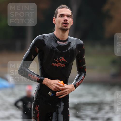 14.09.2025 - Stadtparktriathlon Michael Strokosch http://msf.ph/oto/8864970 14.09.2025 09:00:16 Schwimmen 405, 416 meine-sportfotos.de
