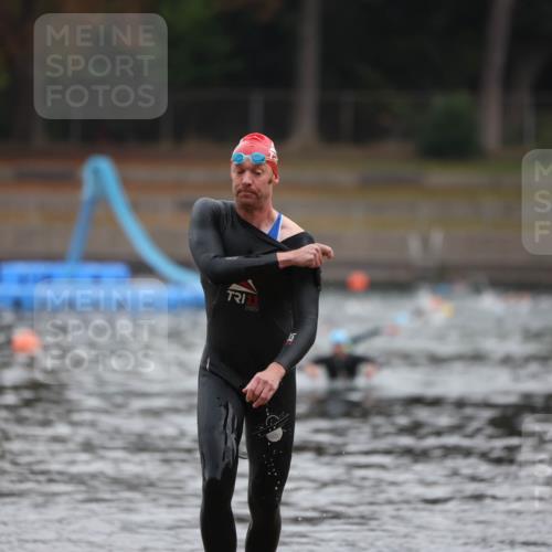 14.09.2025 - Stadtparktriathlon Michael Strokosch http://msf.ph/oto/8864996 14.09.2025 09:00:21 Schwimmen 416 meine-sportfotos.de