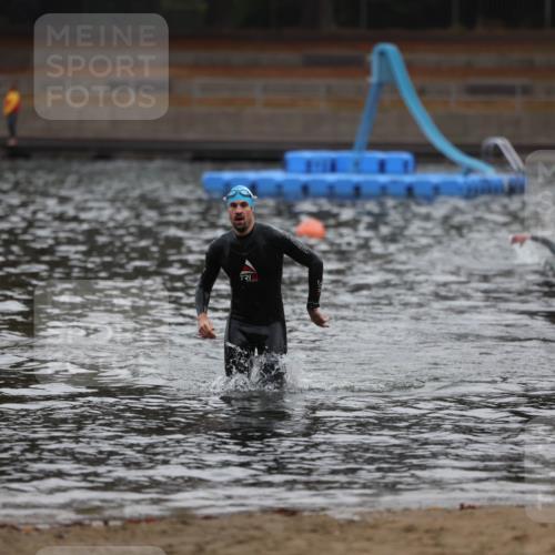 14.09.2025 - Stadtparktriathlon Michael Strokosch http://msf.ph/oto/8865017 14.09.2025 09:00:34 Schwimmen 435 meine-sportfotos.de