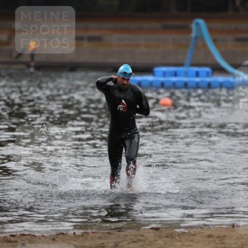 14.09.2025 - Stadtparktriathlon Michael Strokosch http://msf.ph/oto/8865020 14.09.2025 09:00:36 Schwimmen 435 meine-sportfotos.de