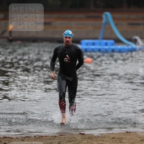 14.09.2025 - Stadtparktriathlon Michael Strokosch http://msf.ph/oto/8865023 14.09.2025 09:00:37 Schwimmen 435 meine-sportfotos.de