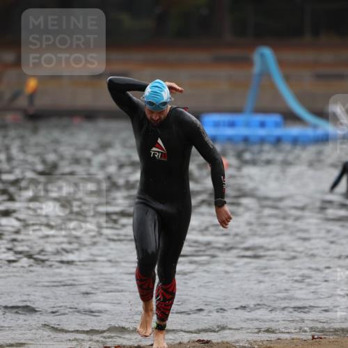 14.09.2025 - Stadtparktriathlon Michael Strokosch http://msf.ph/oto/8865029 14.09.2025 09:00:39 Schwimmen 435 meine-sportfotos.de