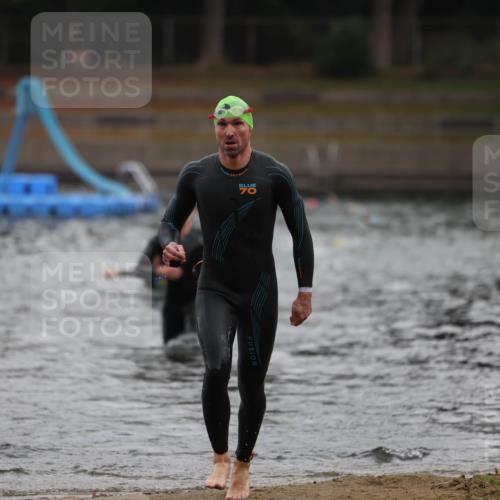 14.09.2025 - Stadtparktriathlon Michael Strokosch http://msf.ph/oto/8865055 14.09.2025 09:00:56 Schwimmen 394, 408 meine-sportfotos.de