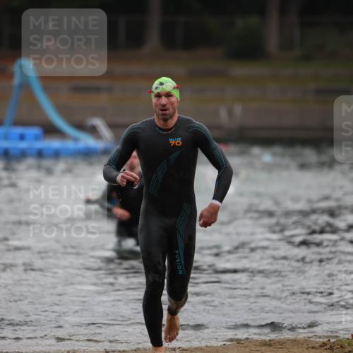 14.09.2025 - Stadtparktriathlon Michael Strokosch http://msf.ph/oto/8865056 14.09.2025 09:00:56 Schwimmen 394, 408 meine-sportfotos.de