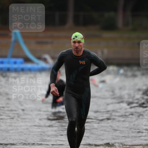14.09.2025 - Stadtparktriathlon Michael Strokosch http://msf.ph/oto/8865058 14.09.2025 09:00:57 Schwimmen 394, 408 meine-sportfotos.de