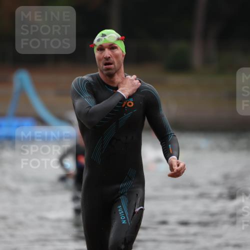 14.09.2025 - Stadtparktriathlon Michael Strokosch http://msf.ph/oto/8865063 14.09.2025 09:00:58 Schwimmen 394, 408 meine-sportfotos.de