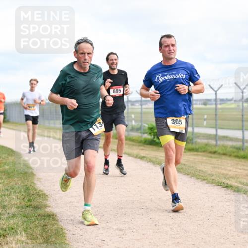 14.09.2025 - Airport Race Dr. Thomas Lammeyer http://msf.ph/oto/8865073 14.09.2025 12:05:23 Laufen 113, 895, 305, 305 meine-sportfotos.de