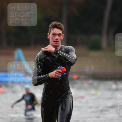 14.09.2025 - Stadtparktriathlon Michael Strokosch http://msf.ph/oto/8865087 14.09.2025 09:01:05 Schwimmen 394, 431 meine-sportfotos.de