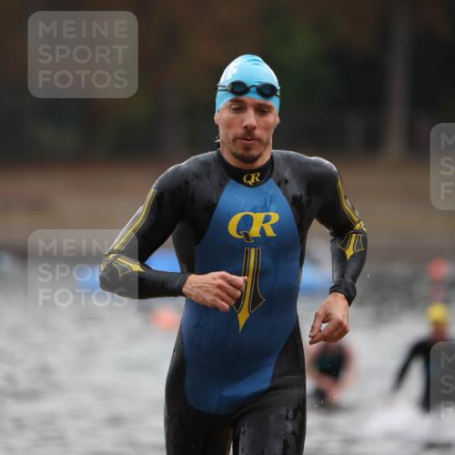 14.09.2025 - Stadtparktriathlon Michael Strokosch http://msf.ph/oto/8865122 14.09.2025 09:01:14 Schwimmen 403, 431, 436 meine-sportfotos.de
