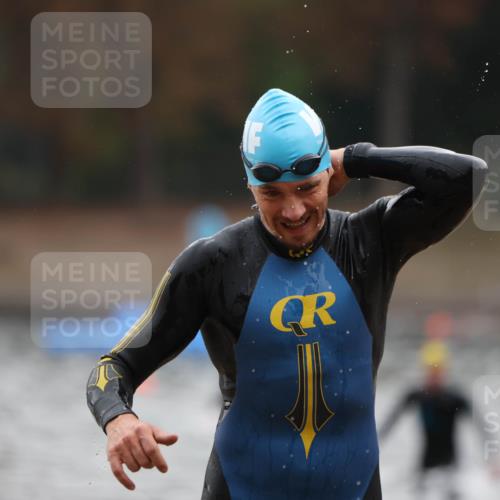 14.09.2025 - Stadtparktriathlon Michael Strokosch http://msf.ph/oto/8865126 14.09.2025 09:01:15 Schwimmen 403, 431, 436 meine-sportfotos.de