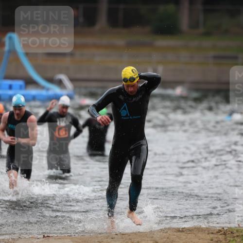 14.09.2025 - Stadtparktriathlon Michael Strokosch http://msf.ph/oto/8865130 14.09.2025 09:01:19 Schwimmen 403, 412, 436 meine-sportfotos.de