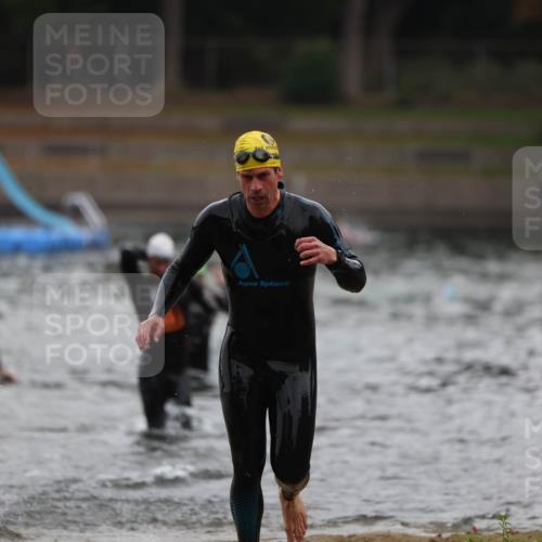 14.09.2025 - Stadtparktriathlon Michael Strokosch http://msf.ph/oto/8865138 14.09.2025 09:01:20 Schwimmen 386, 403, 412, 436 meine-sportfotos.de