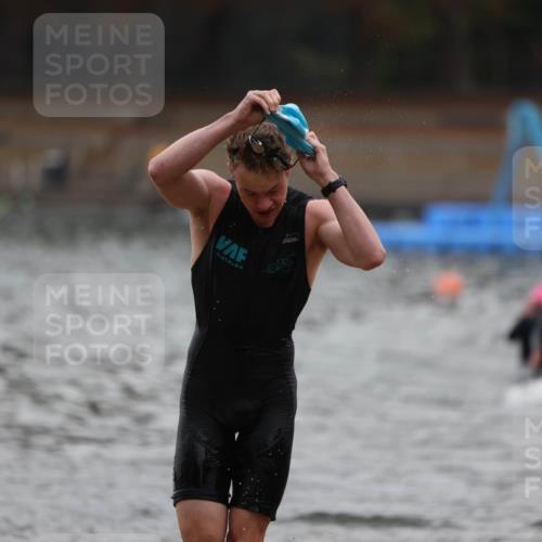 14.09.2025 - Stadtparktriathlon Michael Strokosch http://msf.ph/oto/8865151 14.09.2025 09:01:23 Schwimmen 386, 403, 412, 436 meine-sportfotos.de