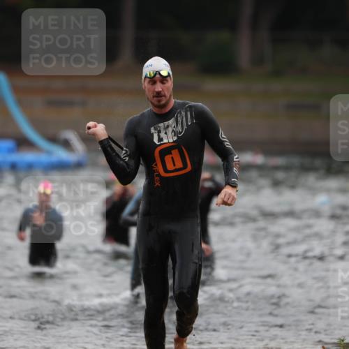14.09.2025 - Stadtparktriathlon Michael Strokosch http://msf.ph/oto/8865165 14.09.2025 09:01:27 Schwimmen 386, 402, 403, 412, 436 meine-sportfotos.de