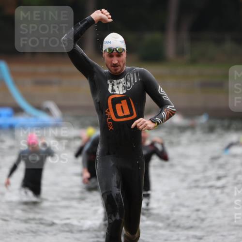 14.09.2025 - Stadtparktriathlon Michael Strokosch http://msf.ph/oto/8865169 14.09.2025 09:01:27 Schwimmen 386, 402, 403, 412, 436 meine-sportfotos.de