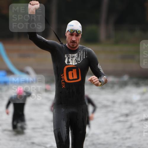 14.09.2025 - Stadtparktriathlon Michael Strokosch http://msf.ph/oto/8865172 14.09.2025 09:01:28 Schwimmen 386, 402, 404, 412, 422 meine-sportfotos.de