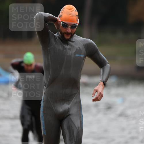 14.09.2025 - Stadtparktriathlon Michael Strokosch http://msf.ph/oto/8865183 14.09.2025 09:01:33 Schwimmen 386, 402, 404, 412, 422 meine-sportfotos.de