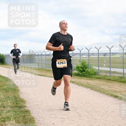 14.09.2025 - Airport Race Dr. Thomas Lammeyer http://msf.ph/oto/8865190 14.09.2025 12:05:32 Laufen 4263, 4263 meine-sportfotos.de