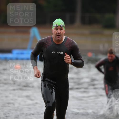 14.09.2025 - Stadtparktriathlon Michael Strokosch http://msf.ph/oto/8865191 14.09.2025 09:01:35 Schwimmen 386, 402, 404, 422 meine-sportfotos.de