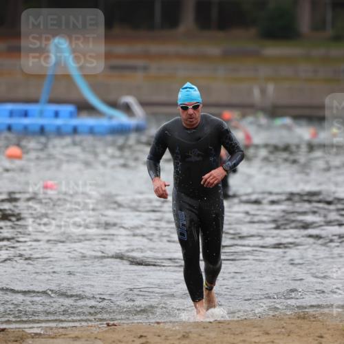 14.09.2025 - Stadtparktriathlon Michael Strokosch http://msf.ph/oto/8865215 14.09.2025 09:01:59 Schwimmen 397 meine-sportfotos.de