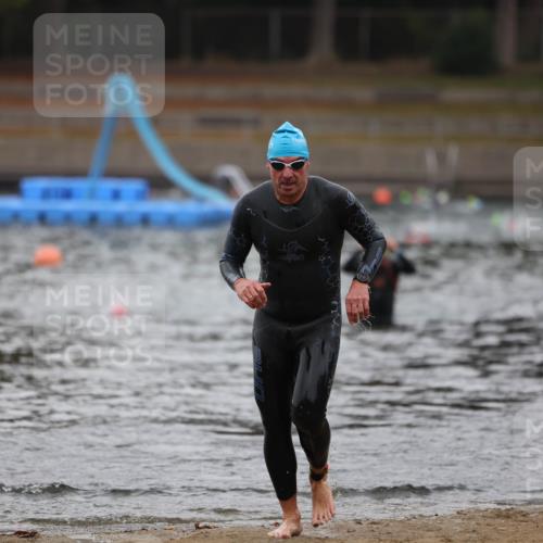 14.09.2025 - Stadtparktriathlon Michael Strokosch http://msf.ph/oto/8865219 14.09.2025 09:01:59 Schwimmen 397 meine-sportfotos.de
