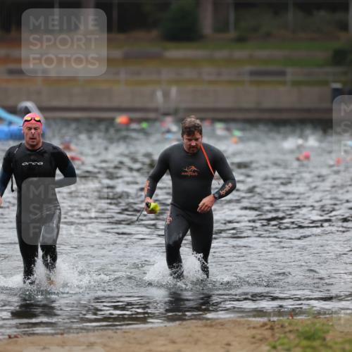 14.09.2025 - Stadtparktriathlon Michael Strokosch http://msf.ph/oto/8865261 14.09.2025 09:02:15 Schwimmen 380, 419 meine-sportfotos.de
