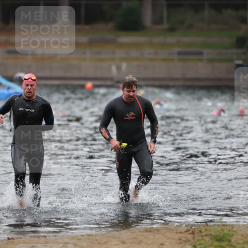 14.09.2025 - Stadtparktriathlon Michael Strokosch http://msf.ph/oto/8865262 14.09.2025 09:02:15 Schwimmen 380, 419 meine-sportfotos.de