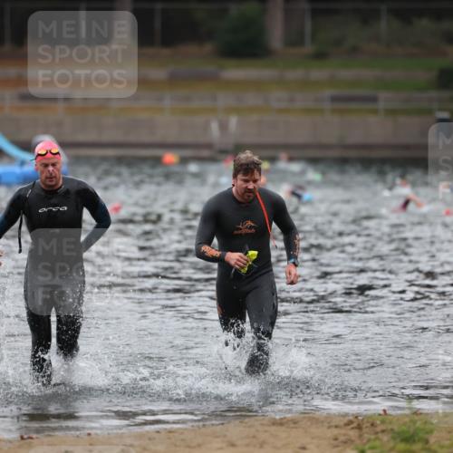 14.09.2025 - Stadtparktriathlon Michael Strokosch http://msf.ph/oto/8865264 14.09.2025 09:02:16 Schwimmen 380, 419 meine-sportfotos.de