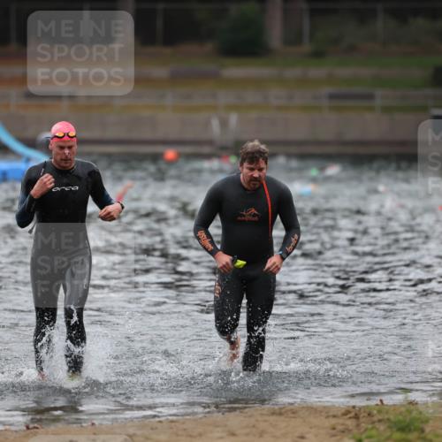 14.09.2025 - Stadtparktriathlon Michael Strokosch http://msf.ph/oto/8865265 14.09.2025 09:02:16 Schwimmen 380, 419 meine-sportfotos.de