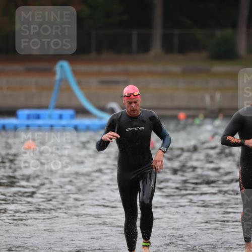 14.09.2025 - Stadtparktriathlon Michael Strokosch http://msf.ph/oto/8865267 14.09.2025 09:02:17 Schwimmen 380, 419 meine-sportfotos.de