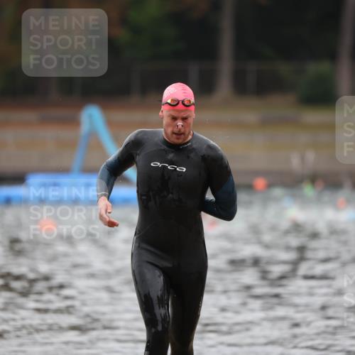 14.09.2025 - Stadtparktriathlon Michael Strokosch http://msf.ph/oto/8865278 14.09.2025 09:02:20 Schwimmen 380, 419 meine-sportfotos.de
