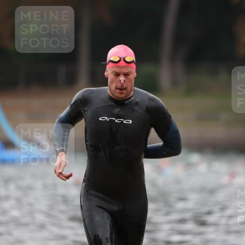 14.09.2025 - Stadtparktriathlon Michael Strokosch http://msf.ph/oto/8865285 14.09.2025 09:02:21 Schwimmen 380, 419 meine-sportfotos.de