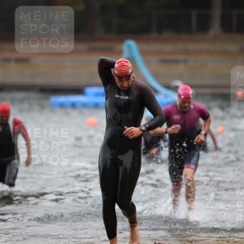 14.09.2025 - Stadtparktriathlon Michael Strokosch http://msf.ph/oto/8865304 14.09.2025 09:02:56 Schwimmen 393, 401, 425 meine-sportfotos.de