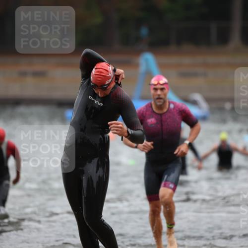 14.09.2025 - Stadtparktriathlon Michael Strokosch http://msf.ph/oto/8865314 14.09.2025 09:02:58 Schwimmen 393, 401, 425 meine-sportfotos.de