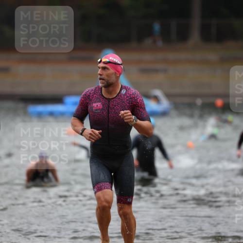 14.09.2025 - Stadtparktriathlon Michael Strokosch http://msf.ph/oto/8865315 14.09.2025 09:02:59 Schwimmen 393, 401, 425 meine-sportfotos.de